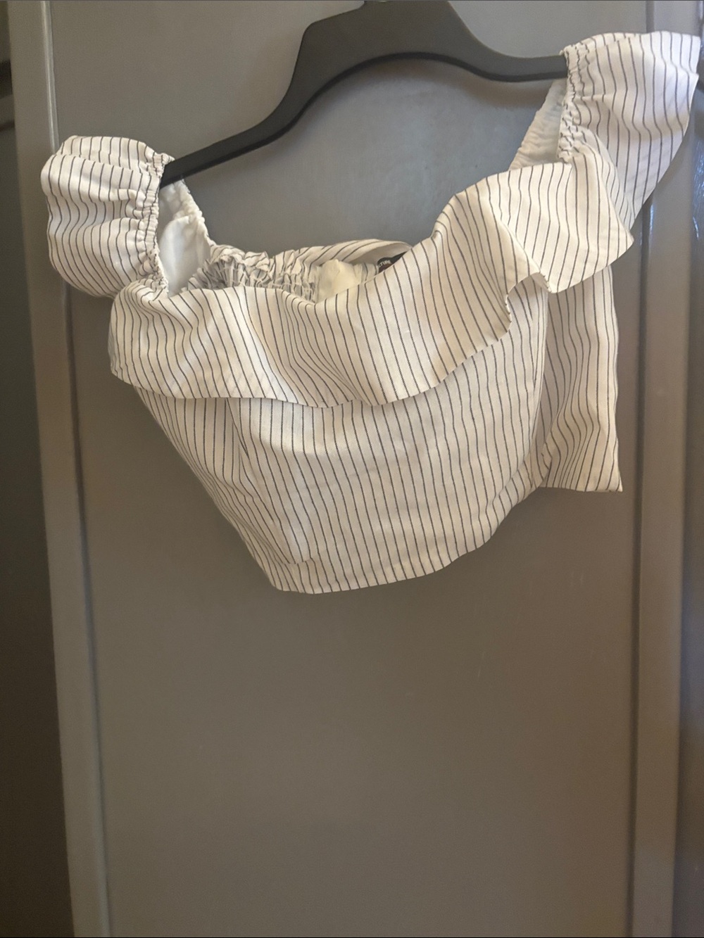 Striped Off-Shoulder Ruffle Crop Top - White/Black